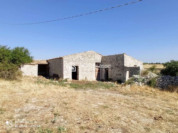 casa indipendente in vendita a Modica