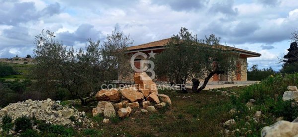 casa indipendente in vendita a Modica in zona Frigintini