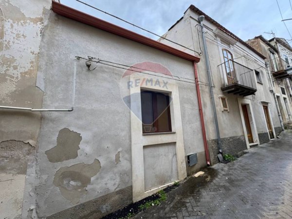 casa indipendente in vendita a Modica in zona Modica Bassa