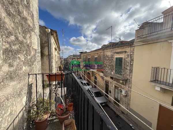 casa indipendente in vendita a Modica in zona Modica Alta