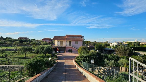 casa indipendente in vendita a Modica in zona Sacro Cuore