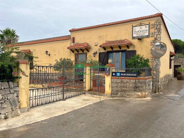 negozio in vendita a Modica in zona Sacro Cuore