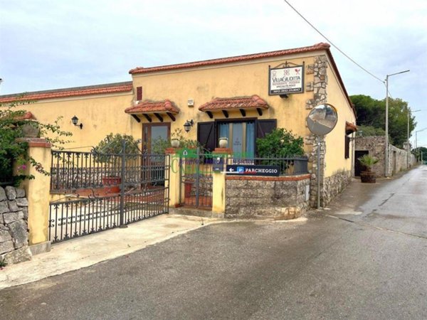 negozio in vendita a Modica in zona Sacro Cuore