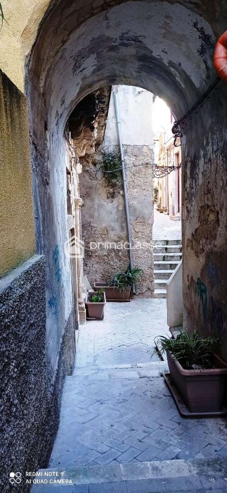 casa indipendente in vendita a Modica