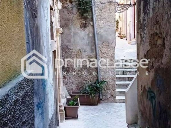 casa indipendente in vendita a Modica