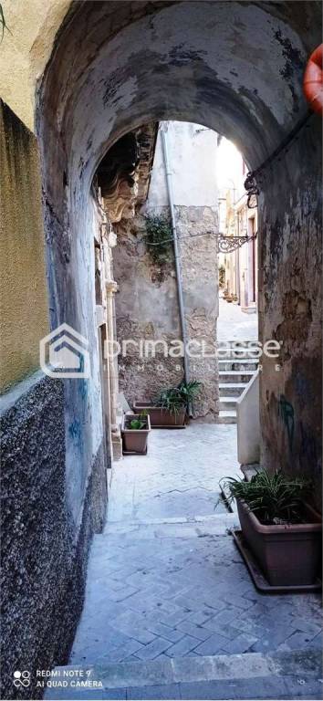 casa indipendente in vendita a Modica