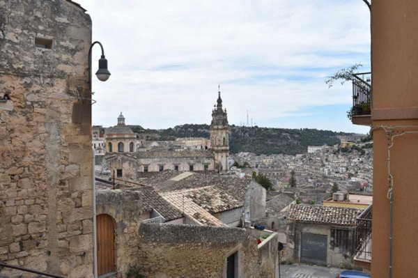 casa indipendente in vendita a Modica