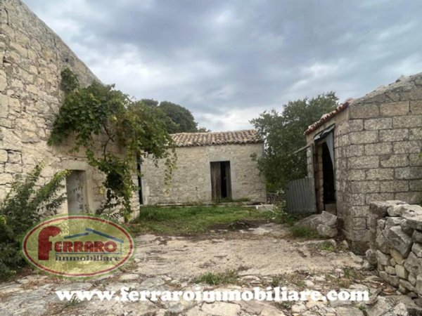 casa indipendente in vendita a Modica