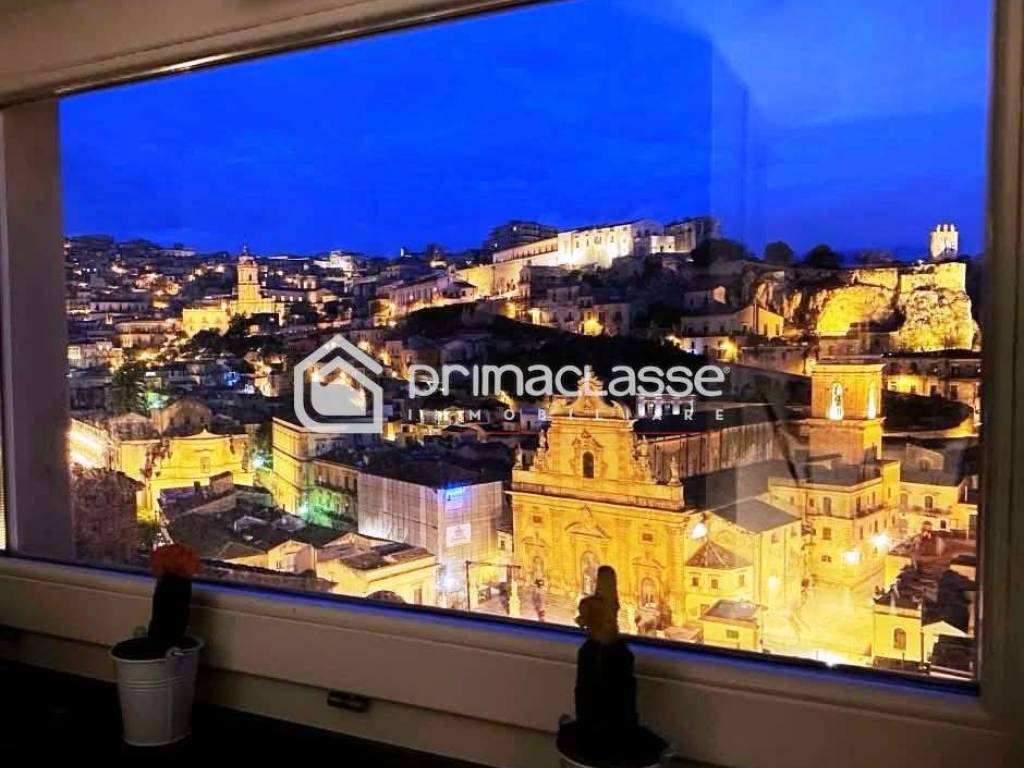 casa indipendente in vendita a Modica