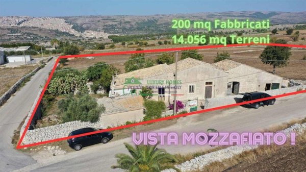 casa indipendente in vendita a Modica