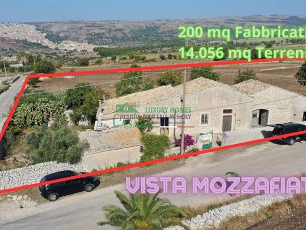 casa indipendente in vendita a Modica in zona Modica Alta