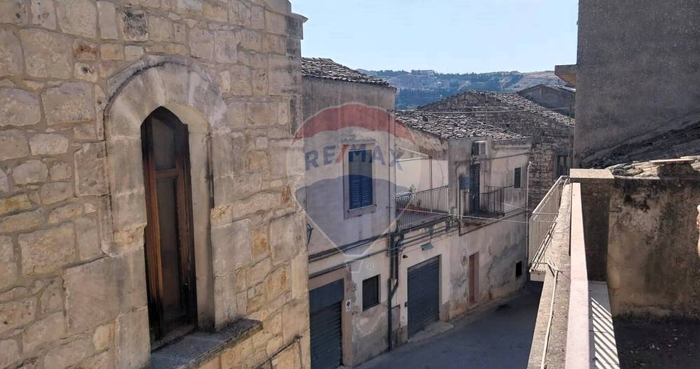 casa indipendente in vendita a Modica in zona Modica Alta