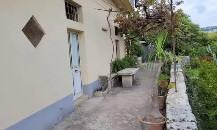 casa indipendente in vendita a Modica
