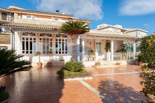 casa indipendente in vendita a Modica