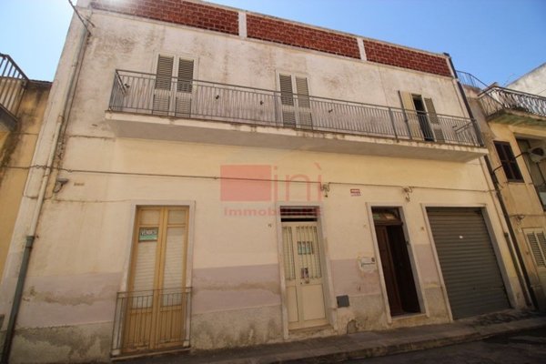 casa indipendente in vendita a Modica in zona Modica Alta