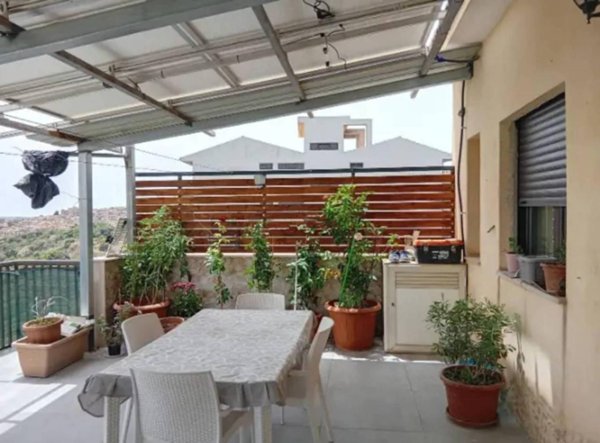 casa indipendente in vendita a Modica
