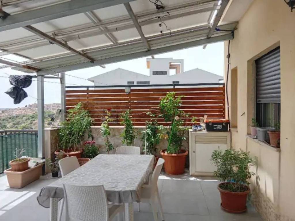 casa indipendente in vendita a Modica