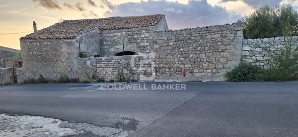 casa indipendente in vendita a Modica in zona Modica Alta