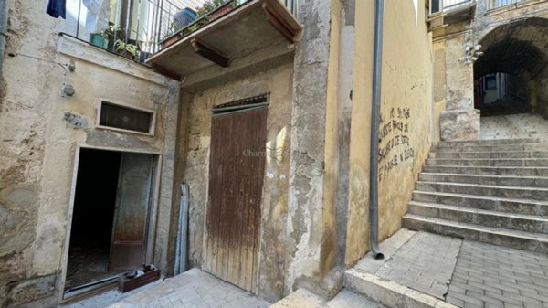 locale di sgombero in vendita a Modica in zona Modica Bassa