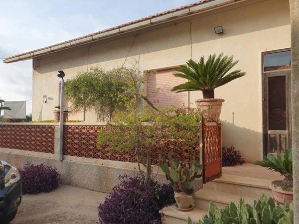 locale di sgombero in vendita a Modica in zona Zappulla