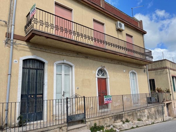 casa indipendente in vendita a Modica