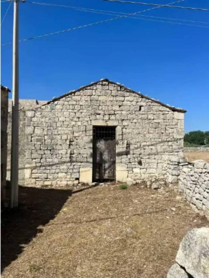 rudere in vendita a Modica in zona Frigintini