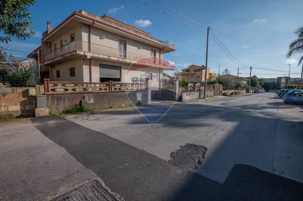 casa indipendente in vendita a Modica in zona Sacro Cuore
