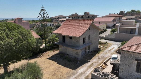 casa indipendente in vendita a Modica