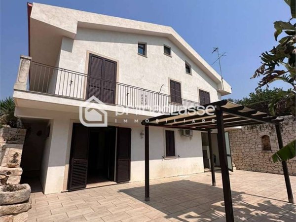 casa indipendente in vendita a Modica in zona Sacro Cuore