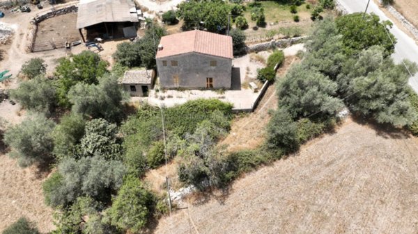 casa indipendente in vendita a Modica