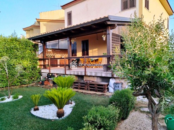 casa indipendente in vendita a Modica