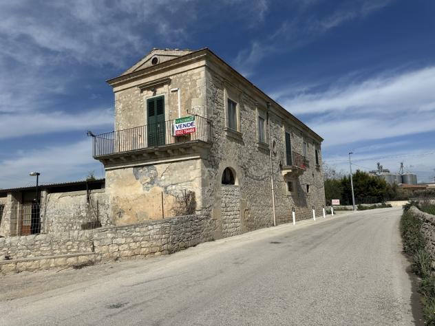 casa indipendente in vendita a Modica