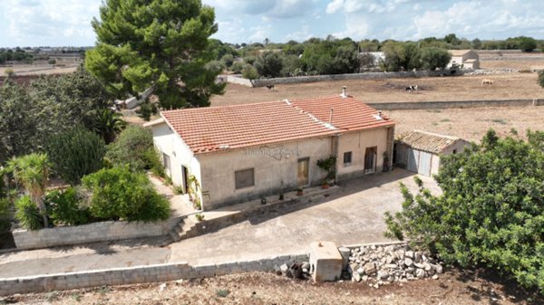 casa indipendente in vendita a Modica