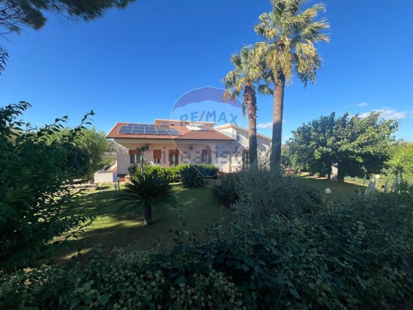 casa indipendente in vendita a Modica in zona Sacro Cuore