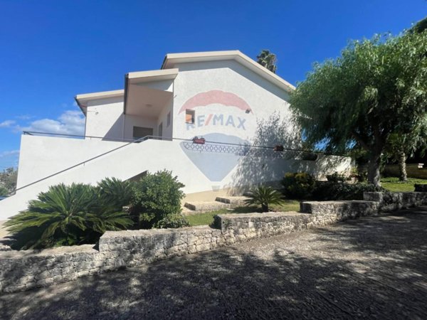 casa indipendente in vendita a Modica in zona Sacro Cuore