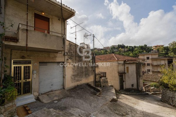 casa indipendente in vendita a Modica in zona Sacro Cuore