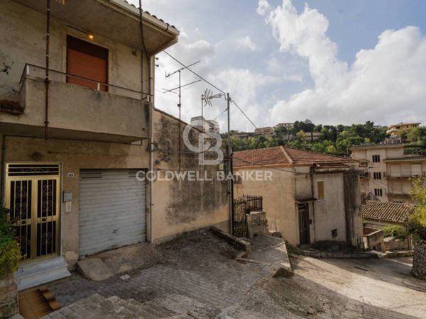 casa indipendente in vendita a Modica in zona Sacro Cuore