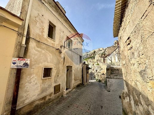casa indipendente in vendita a Modica