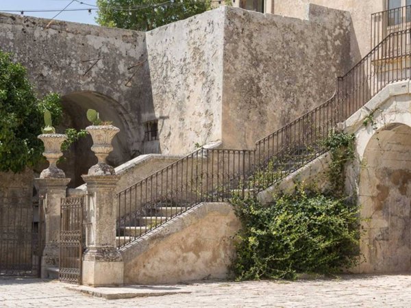 casa indipendente in vendita a Modica