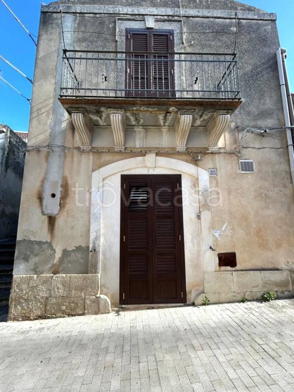 casa indipendente in vendita a Modica