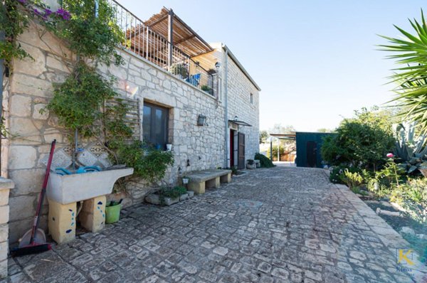 casa indipendente in vendita a Modica