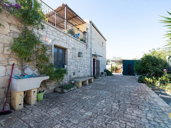 casa indipendente in vendita a Modica in zona Zappulla