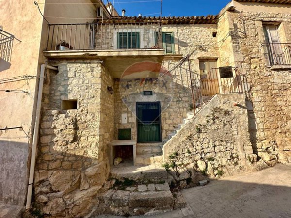 casa indipendente in vendita a Modica in zona Modica Bassa