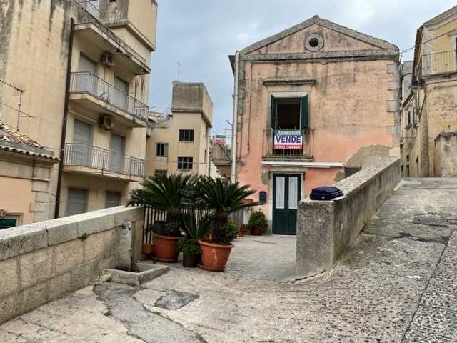 casa indipendente in vendita a Modica