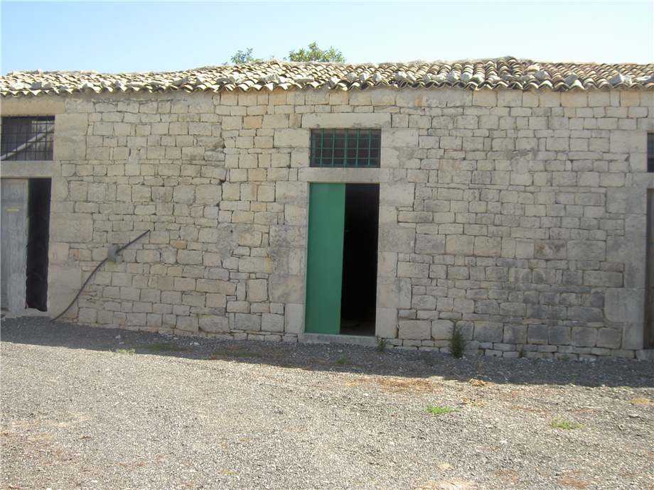 casa indipendente in vendita a Modica
