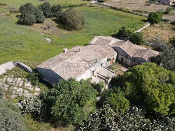 casa indipendente in vendita a Modica in zona Frigintini