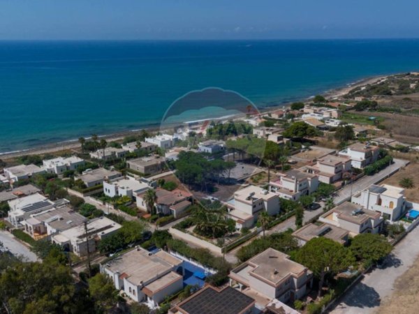 casa indipendente in vendita a Modica in zona Marina di Modica