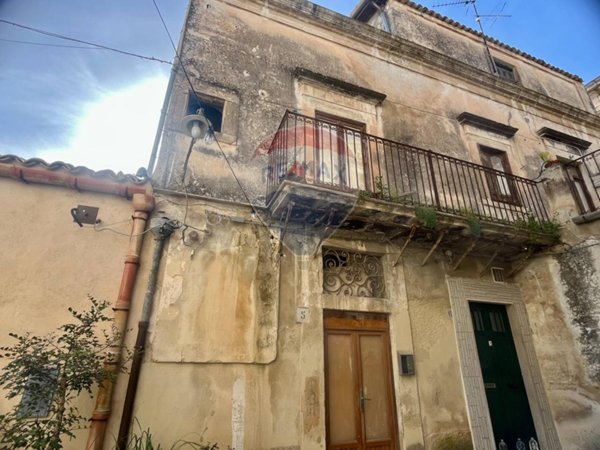 casa indipendente in vendita a Modica