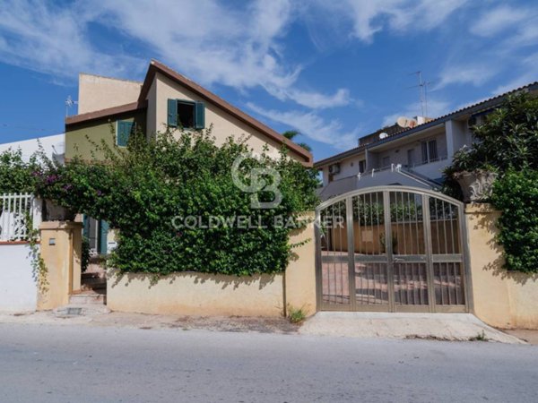 casa indipendente in vendita a Modica in zona Marina di Modica