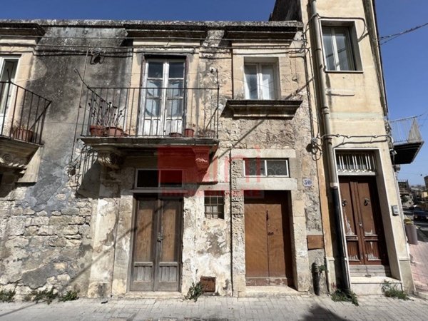 casa indipendente in vendita a Modica in zona Modica Alta